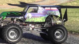 14 Scale Grave Digger Part 24 with Stinger 609 [upl. by Alyk727]