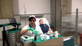 Somministrazione terapia tramite sondino naso gastrico  SNG [upl. by Tamanaha]