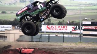 Grave Digger Monster Truck Mayhem [upl. by Byron]